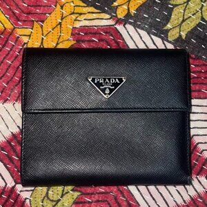 PRADA Wallet "Saffiano" Pre-Owned Authentic Black Leather Trifold - Unisex
